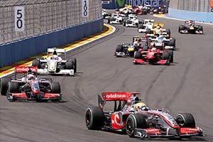 Rubens largou em 3° atrás das MacLarens Foto:Divulgação F1