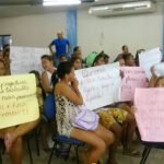 Diocese de Iguatu promove debate e Eunicio foge Moradores do novo Iguatu saem de sessão sem promessa de solução dos seus problemas, entre eles a falta de energia