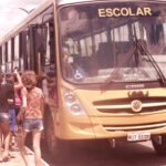No Iguatu manifestação politiqueira retira crianças da sala de aula