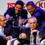 A risada golpeadora de trouxinhas do Moro com o Aécio
