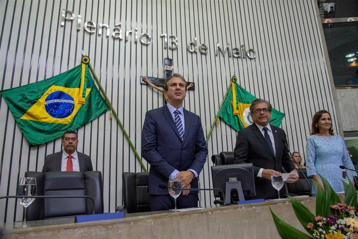 Camilo Santana toma posse, anuncia secretariado e ressalta o Ceará