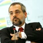 Weintraub defende somente 15% de aumento para o Fundeb em cinco anos e comissão fala em 30%