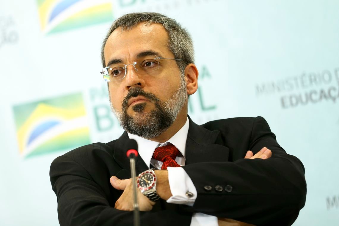 Weintraub defende somente 15% de aumento para o Fundeb em cinco anos e comissão fala em 30%