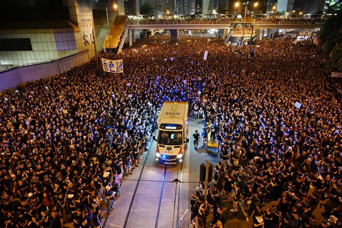 Dois milhões de chineses usam criatividade para protestar e exemplo pode ser usado no Brasil pelos movimentos sociais para acabar com a asfixia mental do bolsonarismo