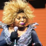 Elza Soares dá o tom no Rock In Rio “Chega de perseguir e matar os irmãos negros e pobres”