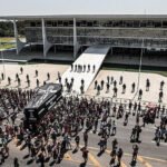 Índios queimam caixão contra medidas genocidas de Bolsonaro