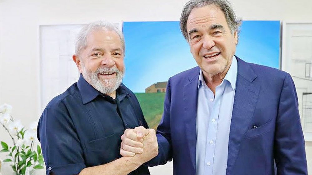 Oliver Stone fará filme sobre a prisão política de Lula Oliver Stone fará filme sobre a prisão política de Lula